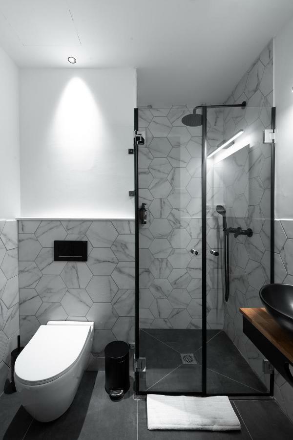 Private Pod with ensuite
